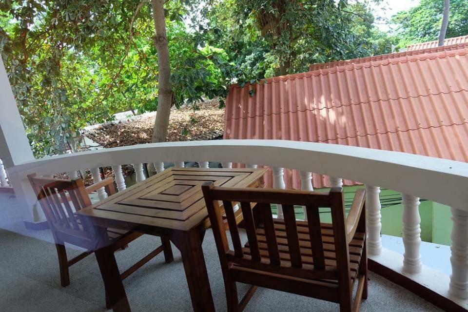 Family Guesthouse Chaweng Екстер'єр фото